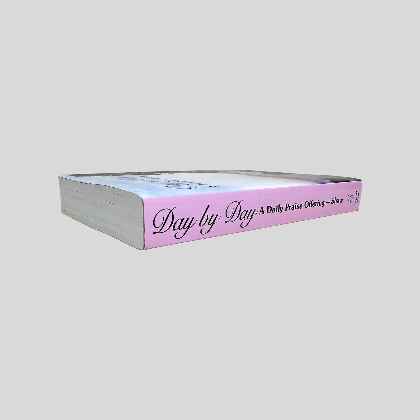 Day by Day: A Daily Praise Offering by Gwen R. Shaw - Spine - Fehmerling Books