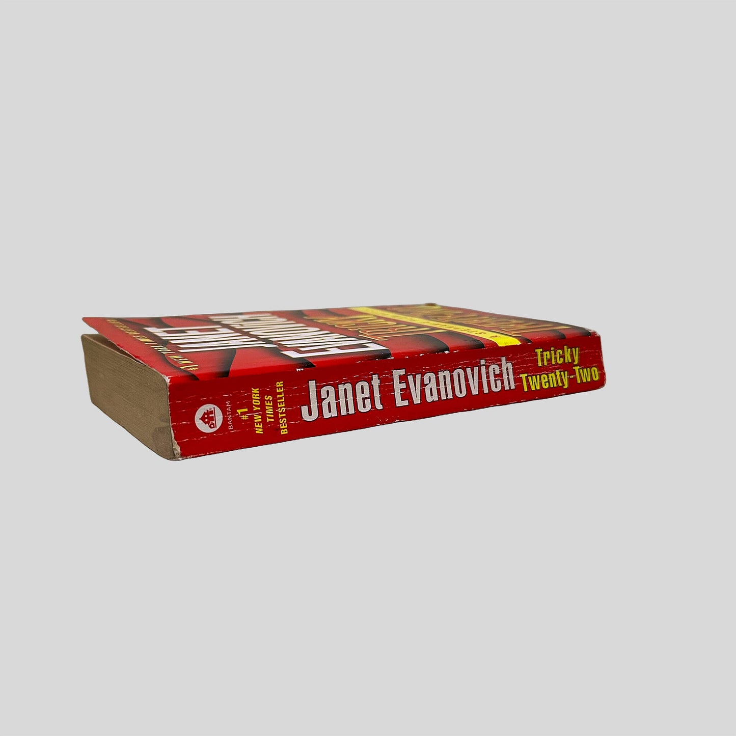 Tricky Twenty-Two by Janet Evanovich - Spine - Fehmerling Books