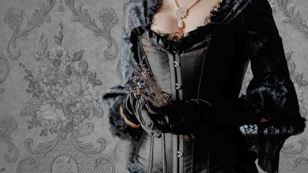 What is Gothic Romance? A Beginner’s Guide to the Haunted Heart
