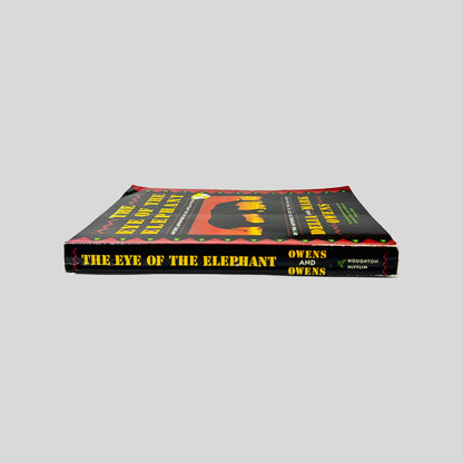 Spine view of The Eye of the Elephant vintage paperback edition by Delia and Mark Owens.