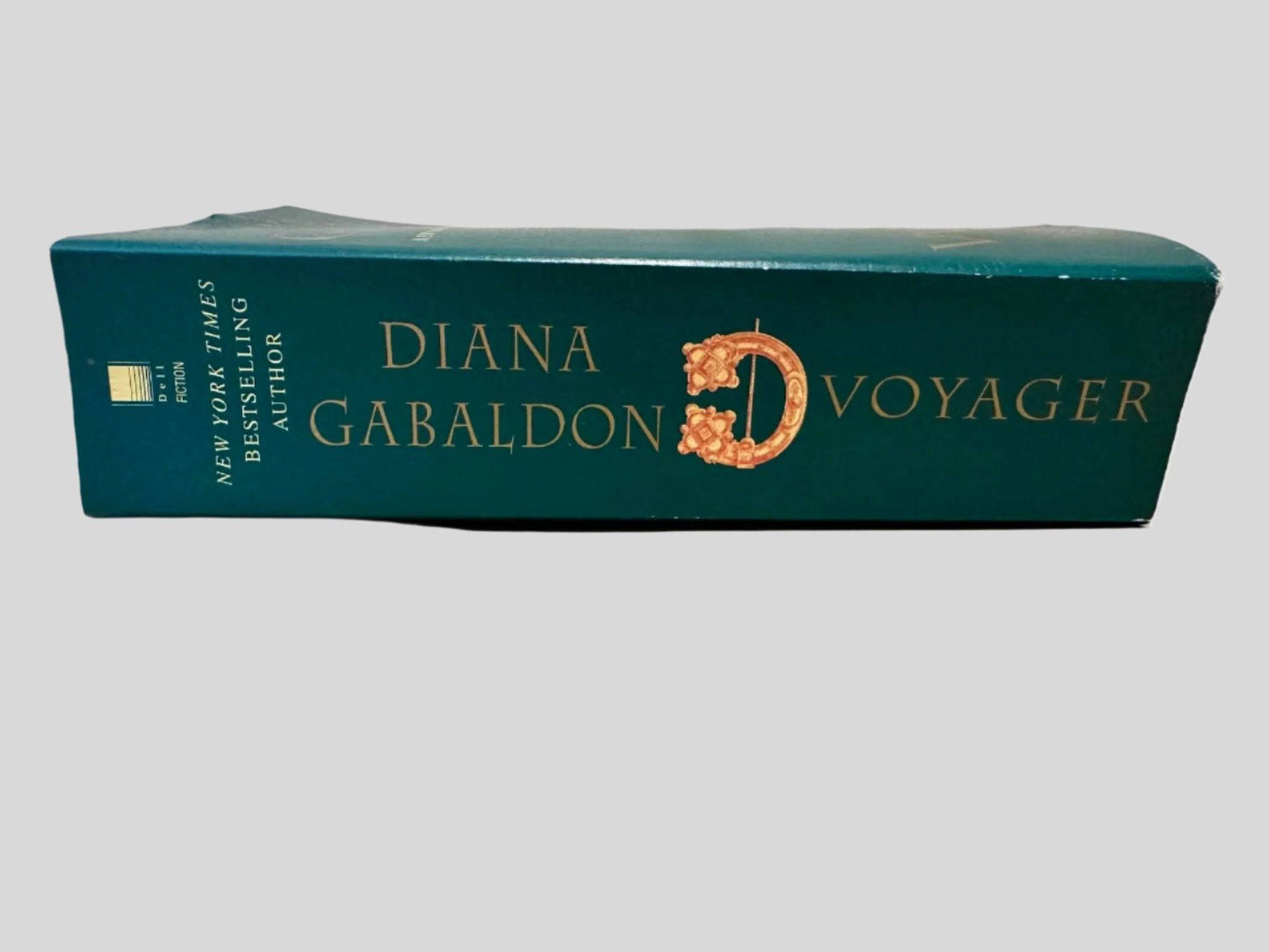 Voyager by Diana Gabaldon - Book Spine