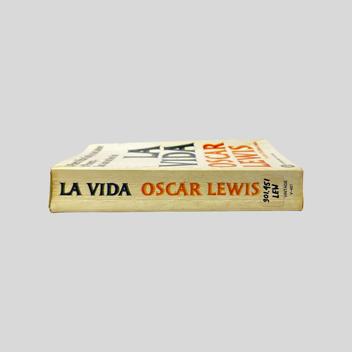 Spine view of La Vida vintage paperback edition by Oscar Lewis.